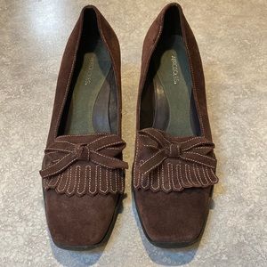Shoes. Brown suede leather dress by Aerosoles.